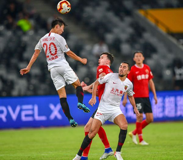 上港客场惨遭深圳逆转，保持不败纪录告破