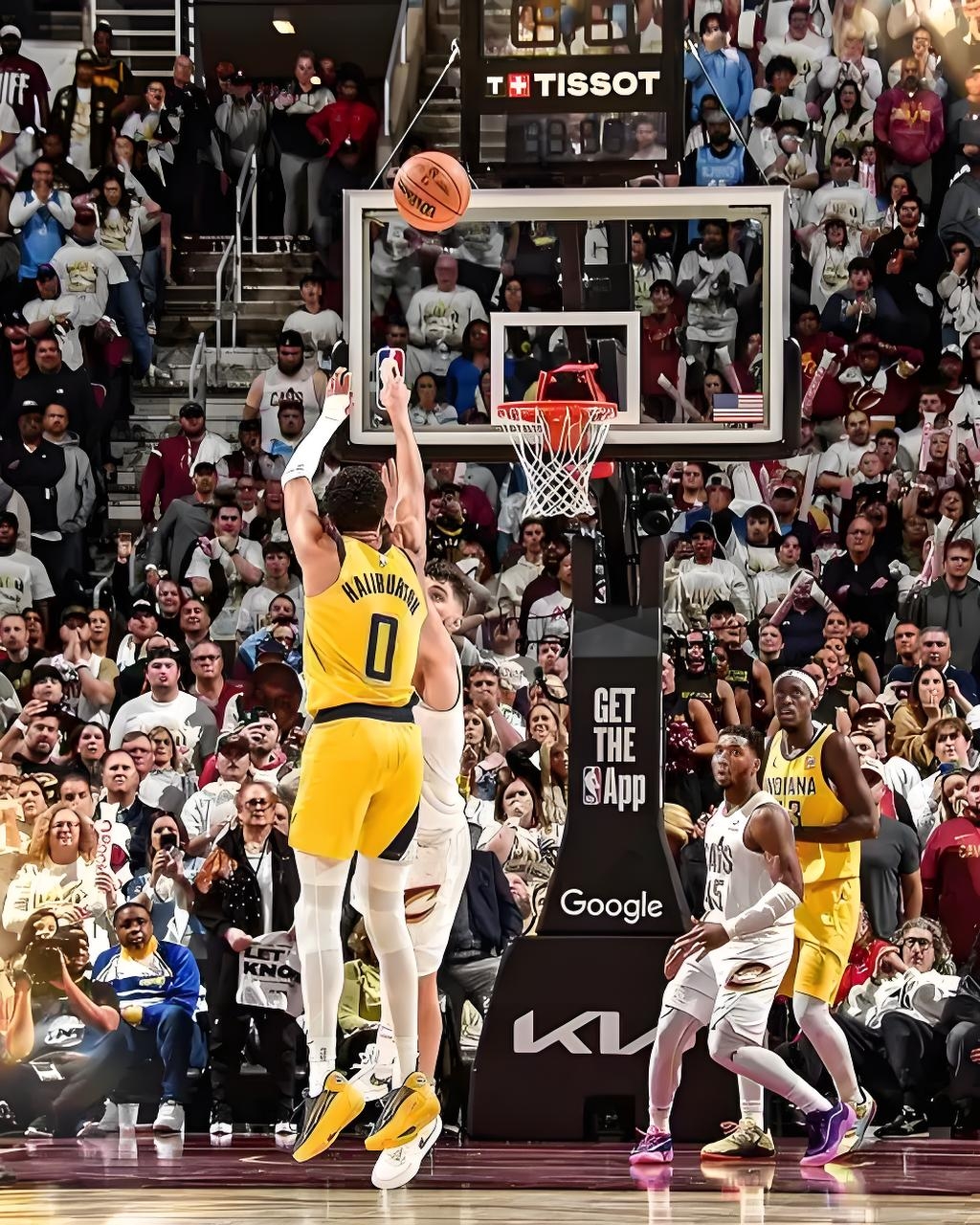 勇士遭步行者逆袭,失去连胜机会 勇士遭步行者逆袭,失去连胜机会