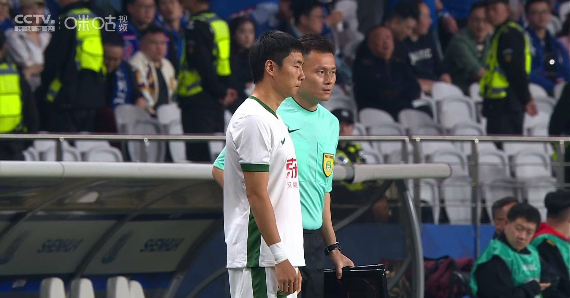 关于上海申花客场负北京国安,排名下滑的信息 关于上海申花客场负北京国安,排名下滑的信息