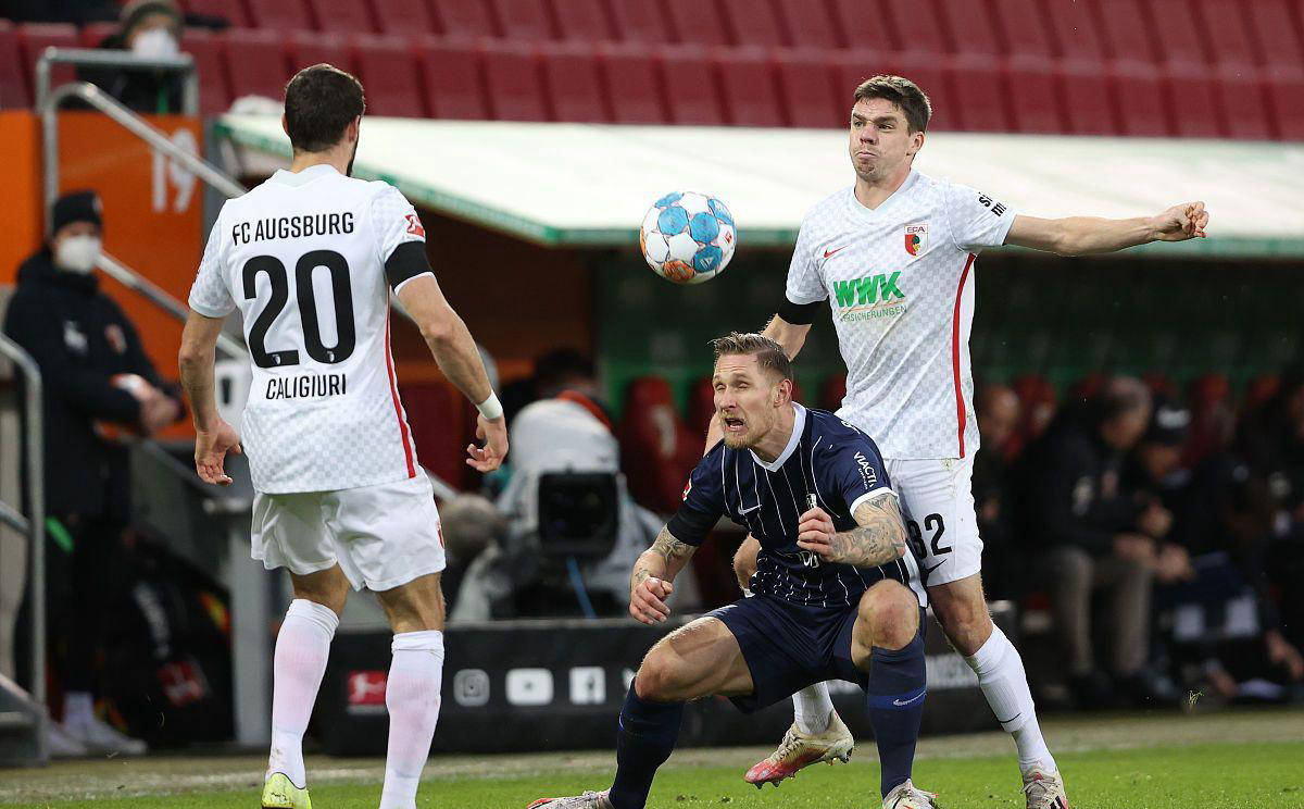 关于法兰克福战平对手，保持不败状态的信息