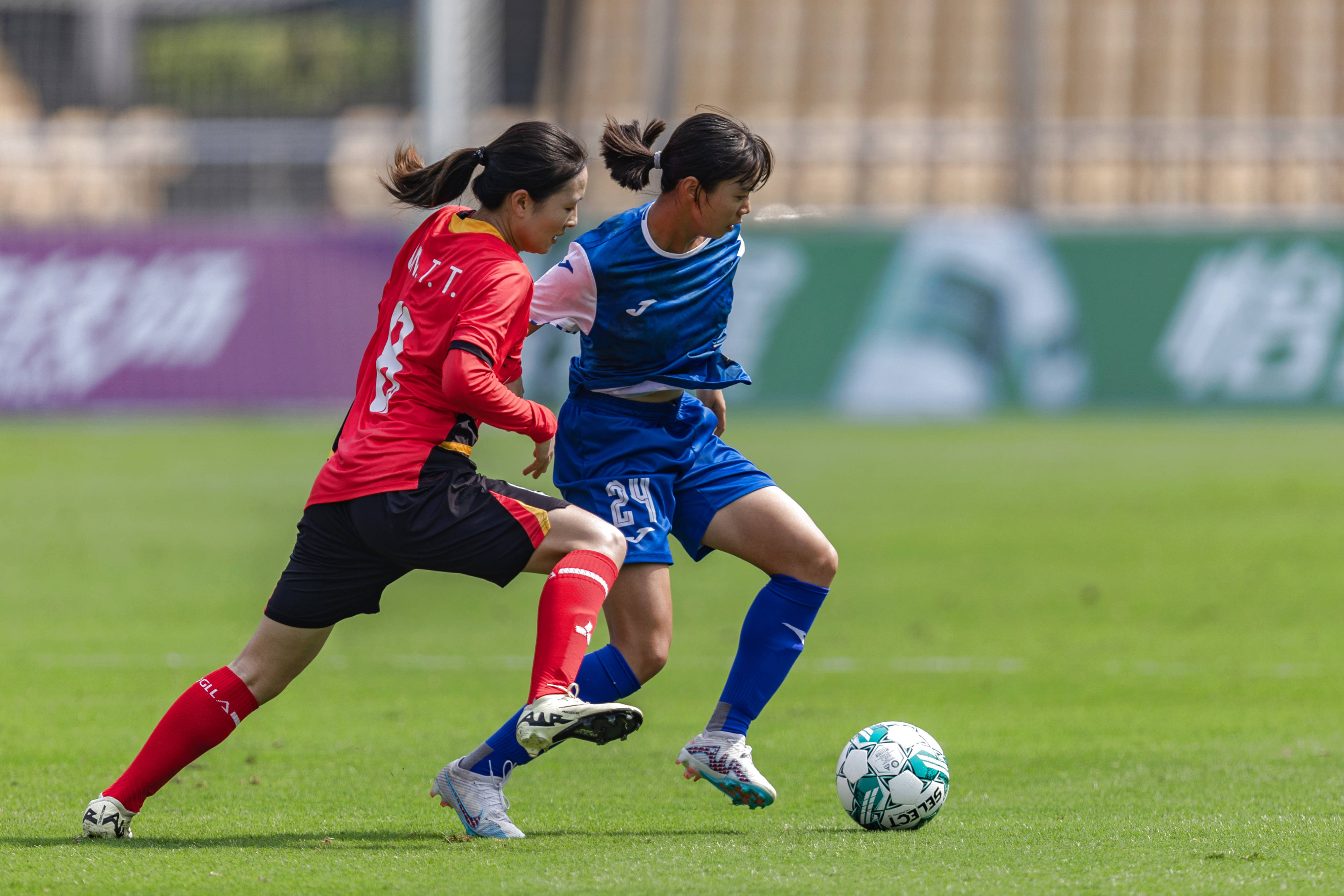 包含引爆斗志：女足比赛场上如火如荼的词条