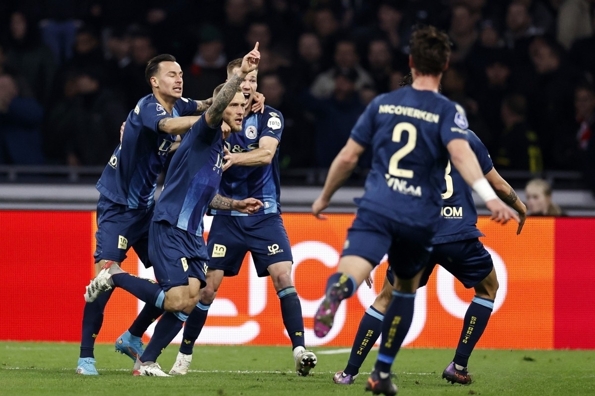 关于门兴客场失利,球队战绩一泻千里的信息 关于门兴客场失利,球队战绩一泻千里的信息