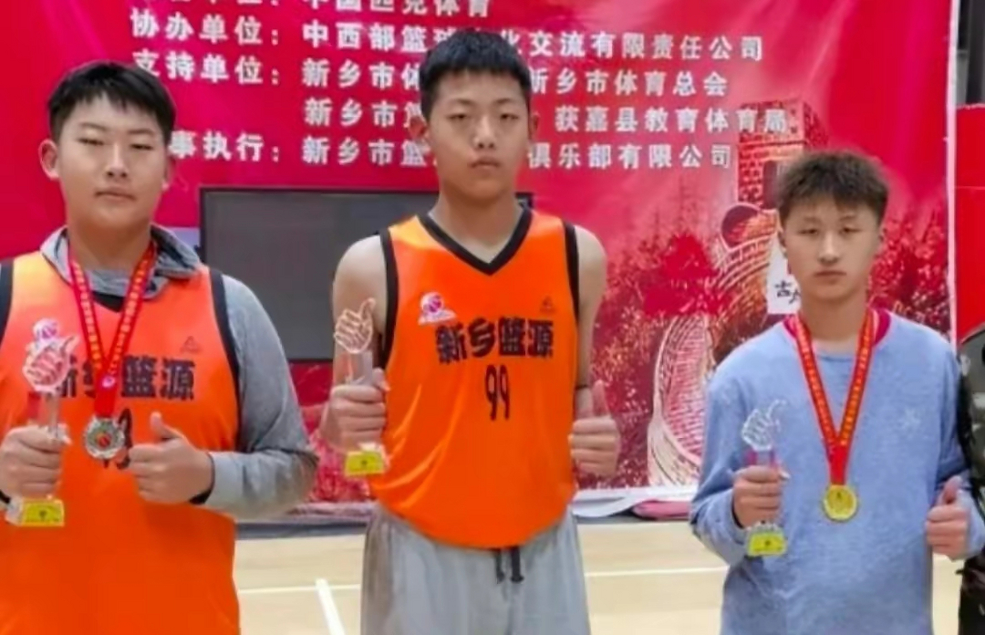 开云体育电竞-关于河南男篮签下国内新秀，提升内线实力的信息