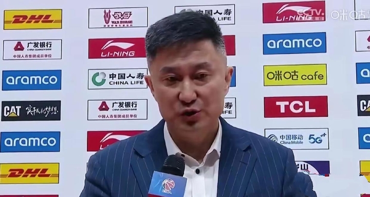 开云体育下载-包含江苏男篮主场成功卫冕，稳固领先地位的词条