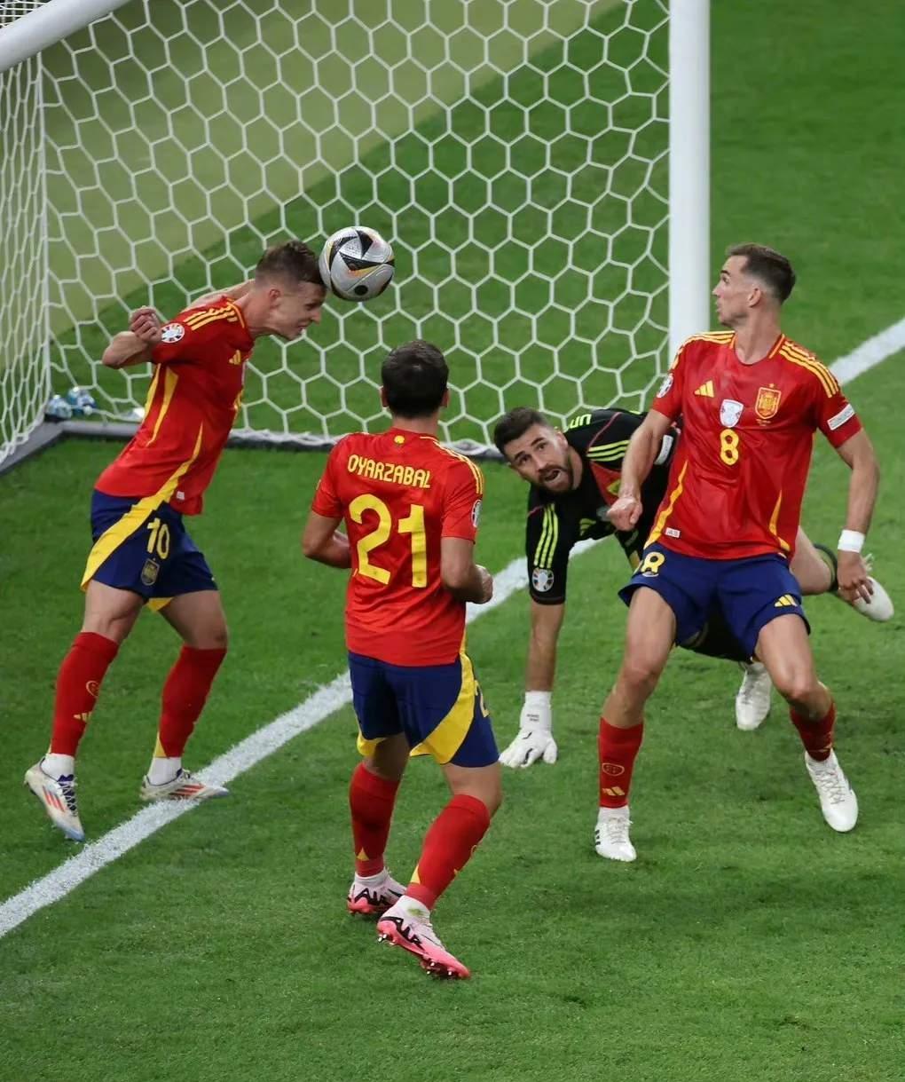 开云体育官网app-精彩纷呈,亚洲足球赛场上的惊险瞬间