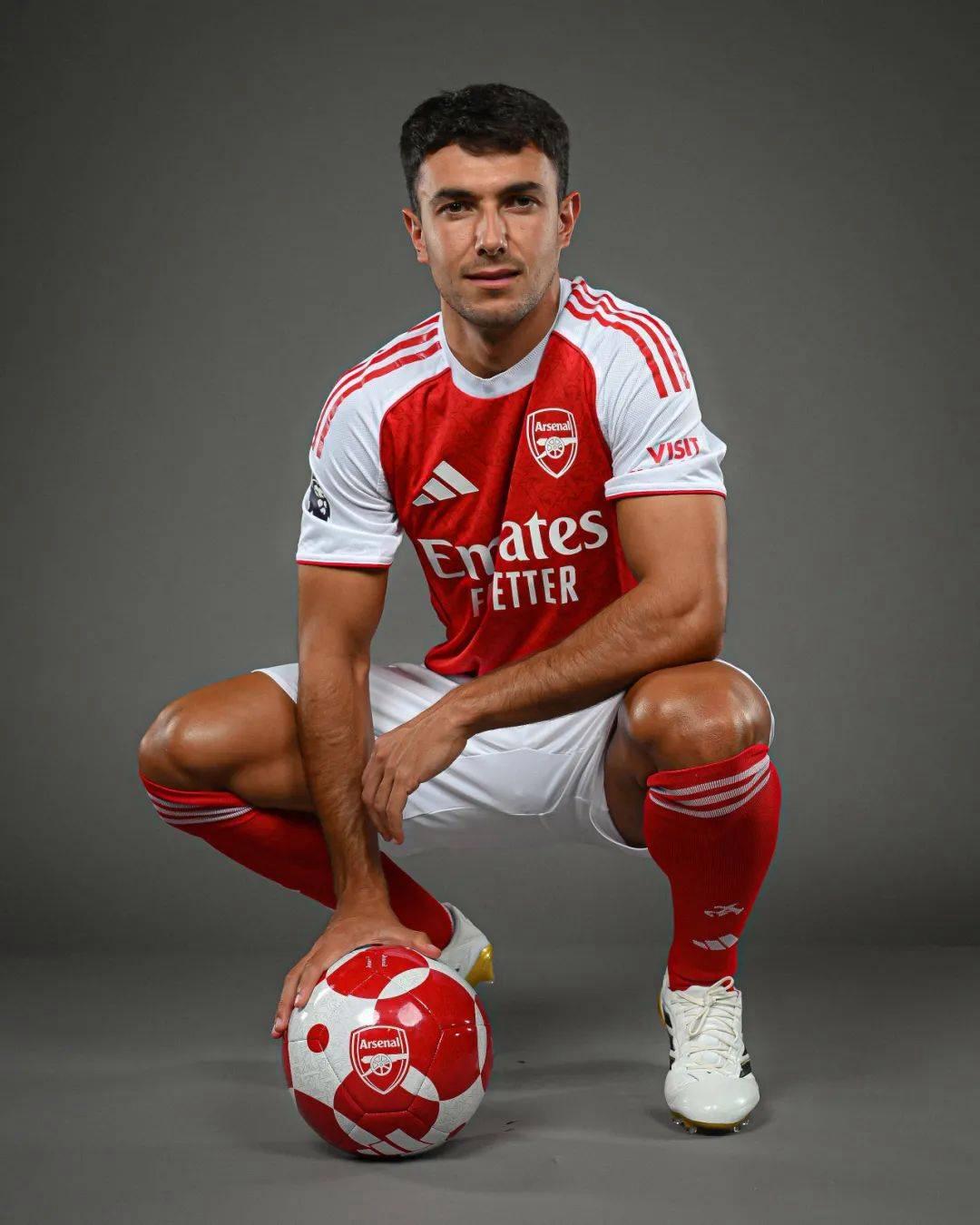 开云体育新闻-包含阿森纳连败吞苦果，主帅遭遇质疑危机重重的词条