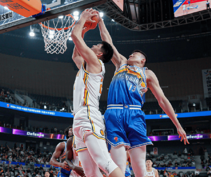 新疆男篮主场力克对手，冲击前列